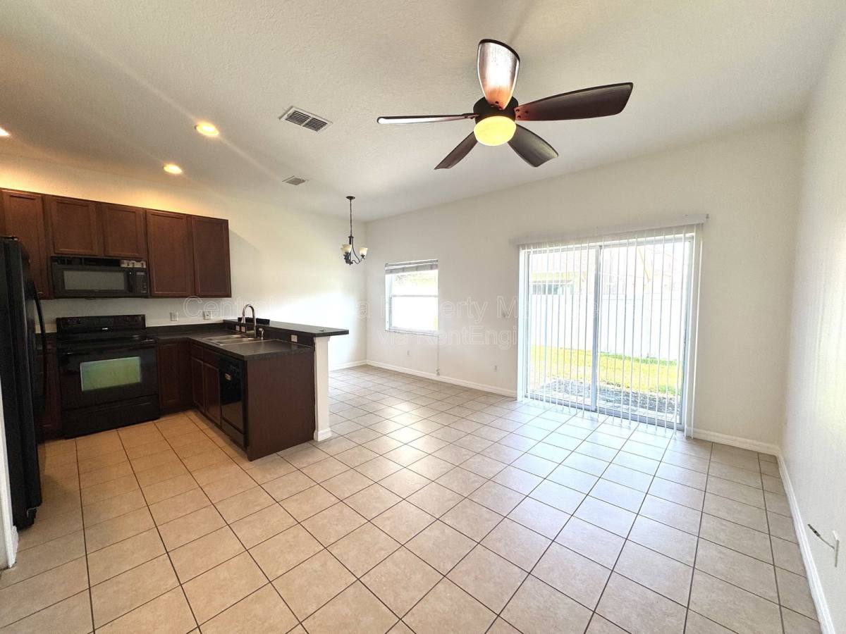 Townhouse for rent at 12117 Citruswood Dr, Orlando, FL 32832