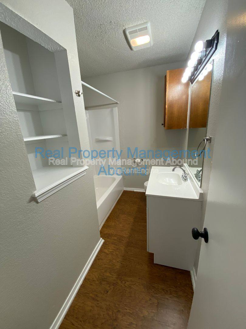 Apartment for rent at 101 E Broadway St #3, Owasso, OK 74055
