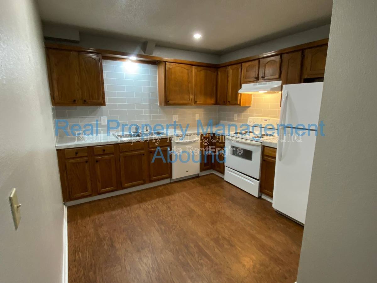 Apartment for rent at 101 E Broadway St #3, Owasso, OK 74055