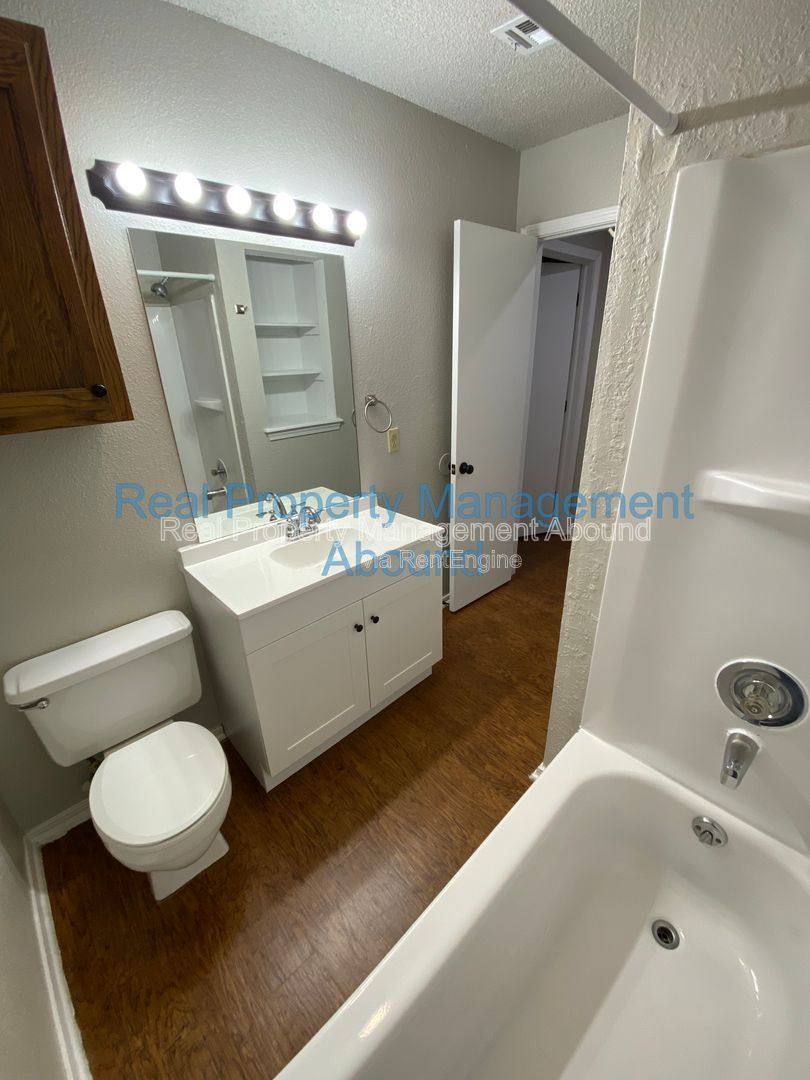 Apartment for rent at 101 E Broadway St #3, Owasso, OK 74055