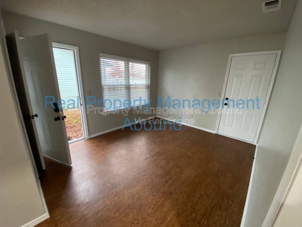 Apartment for rent at 101 E Broadway St #3, Owasso, OK 74055