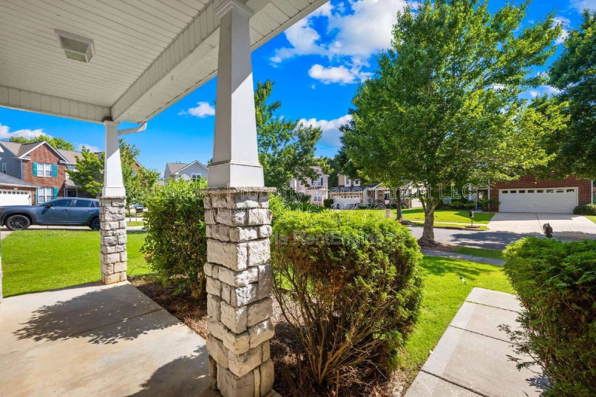 House for rent at 17320 Brightstone Court, Charlotte, NC 28277
