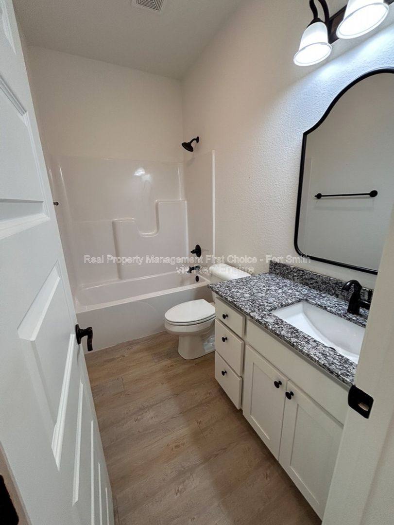 House for rent at 100 Countryside Way, Pocola, OK 74902