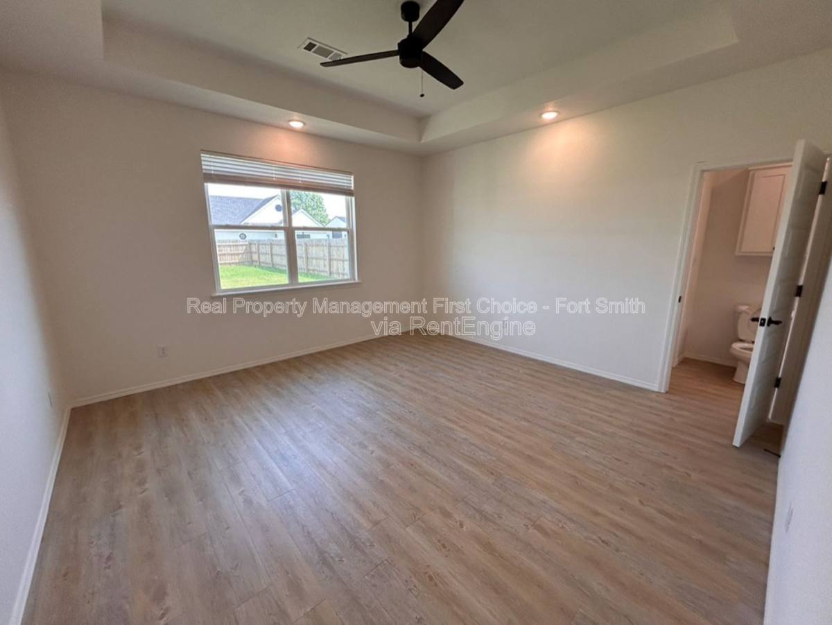 House for rent at 100 Countryside Way, Pocola, OK 74902