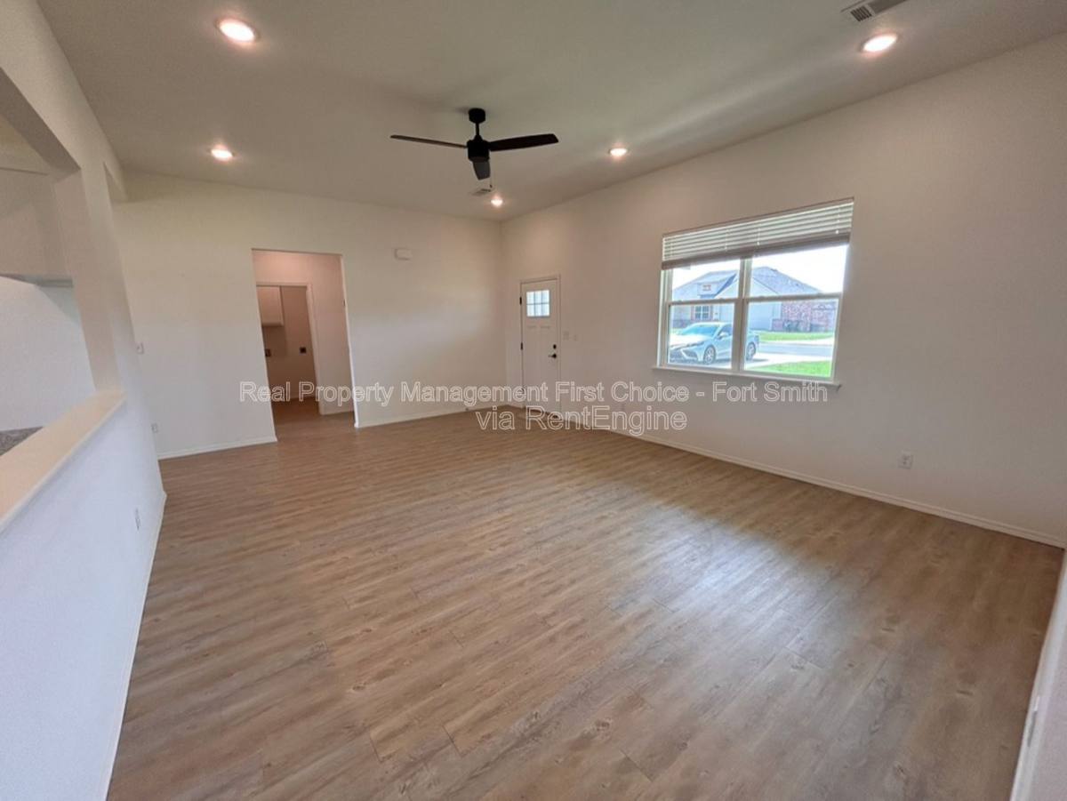 House for rent at 100 Countryside Way, Pocola, OK 74902