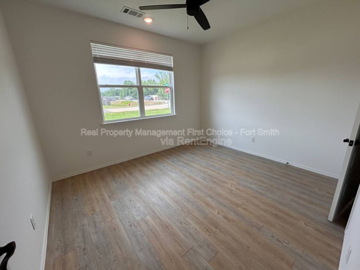 House for rent at 100 Countryside Way, Pocola, OK 74902