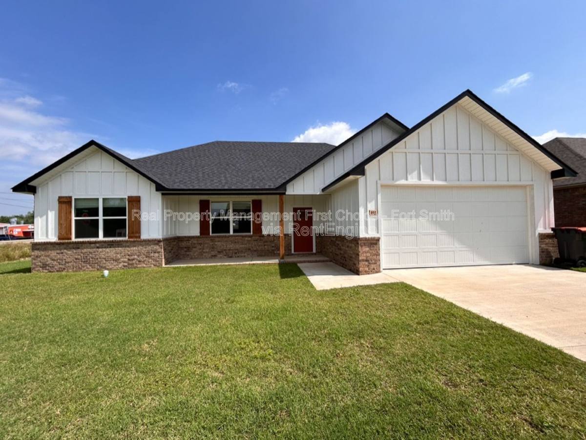 House for rent at 100 Countryside Way, Pocola, OK 74902
