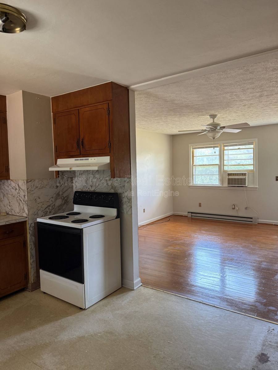 Apartment for rent at 186 Eastview St, Hudson, NC 28638