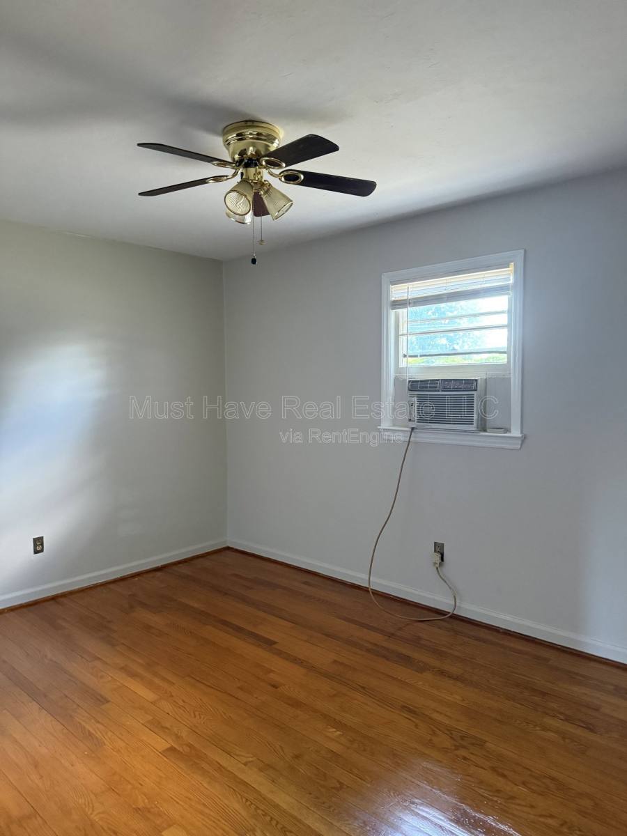 Apartment for rent at 186 Eastview St, Hudson, NC 28638