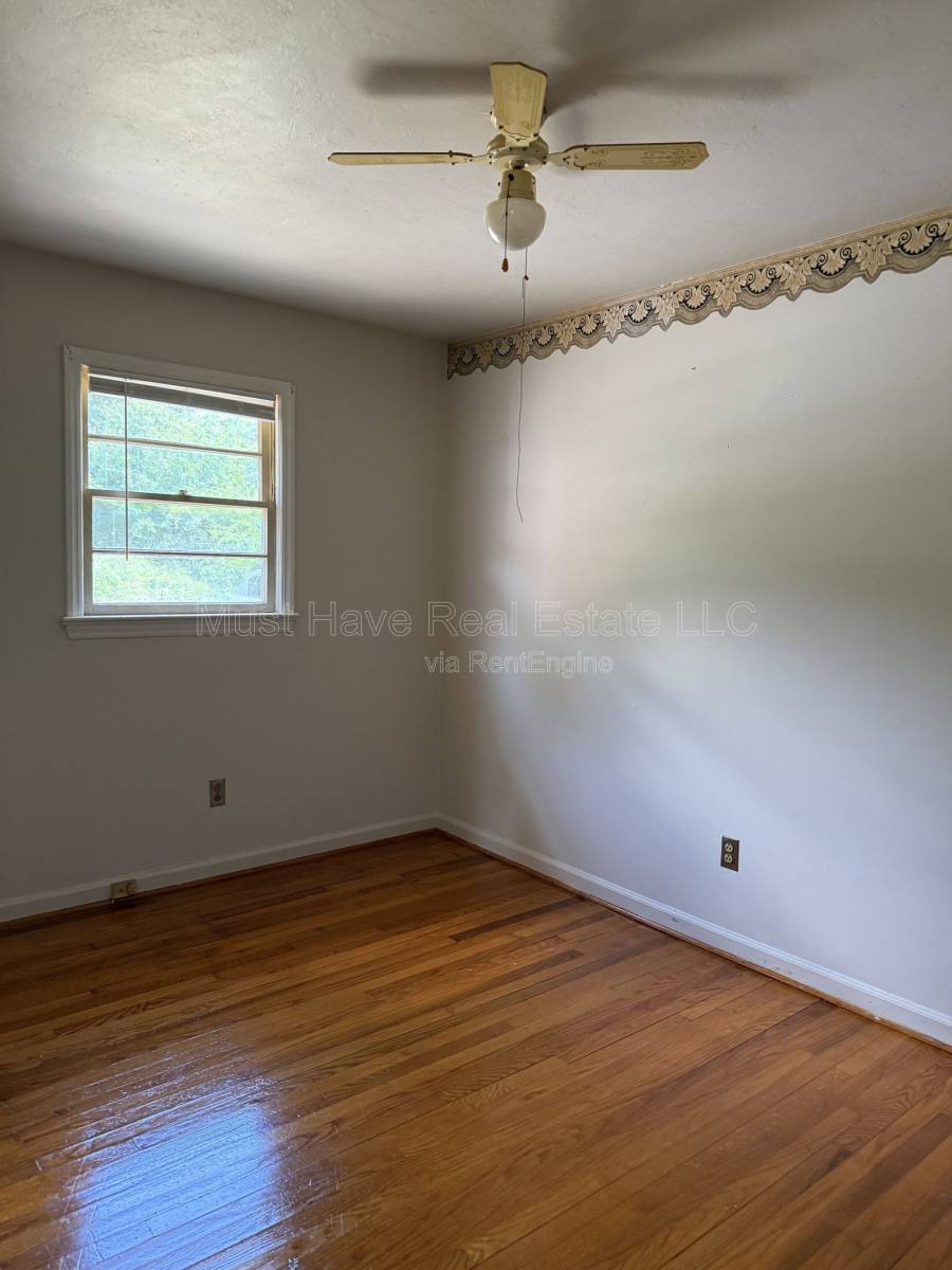 Apartment for rent at 186 Eastview St, Hudson, NC 28638