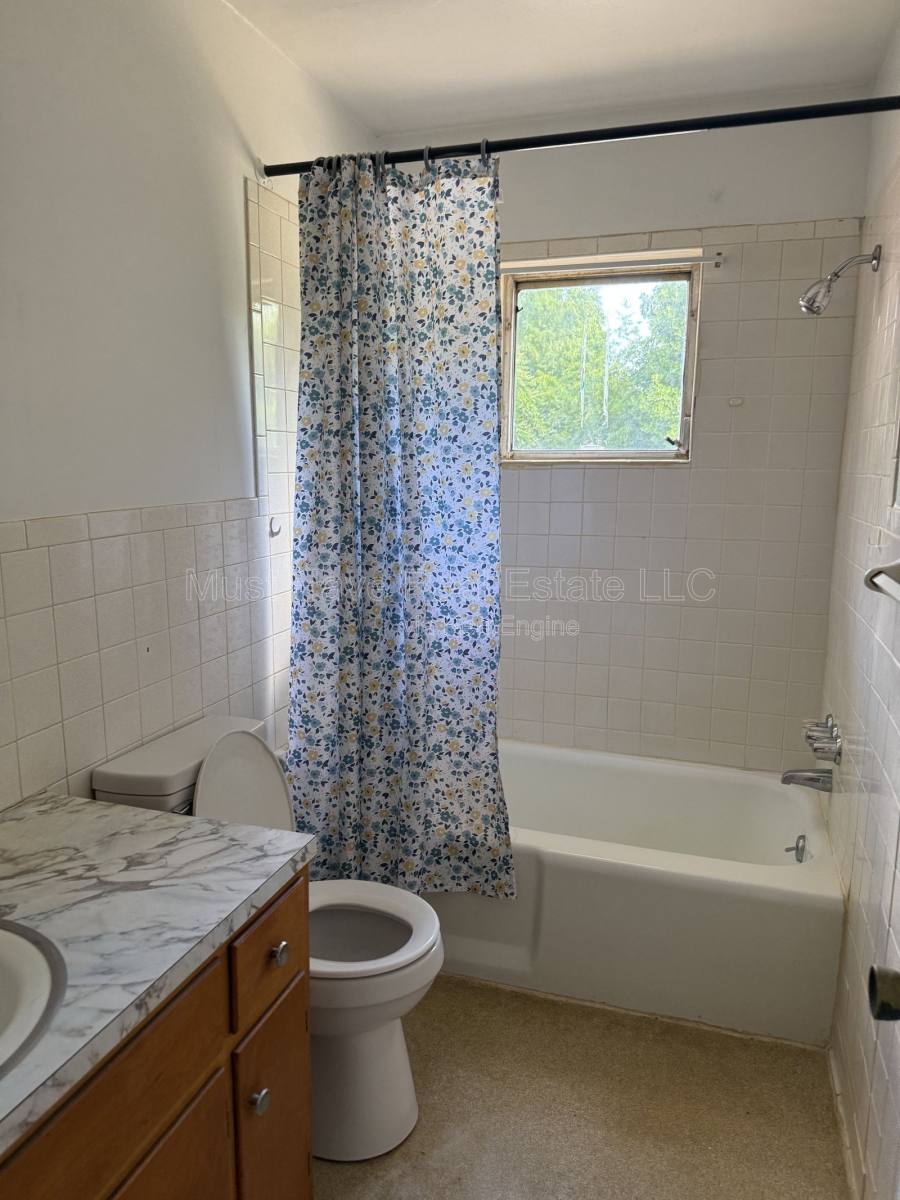 Apartment for rent at 186 Eastview St, Hudson, NC 28638