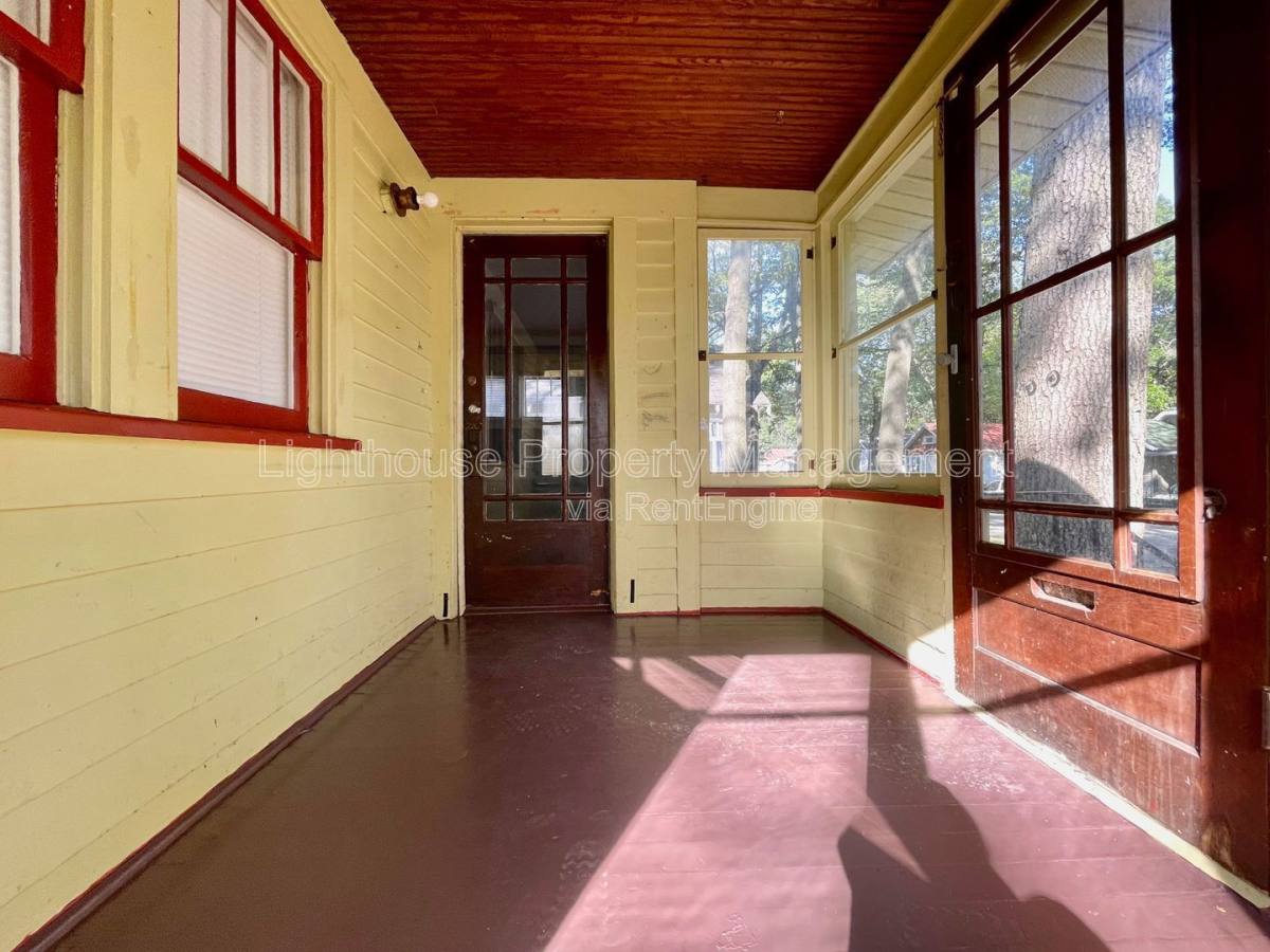 House for rent at 1183 Emerson Ave, Muskegon, MI 49442