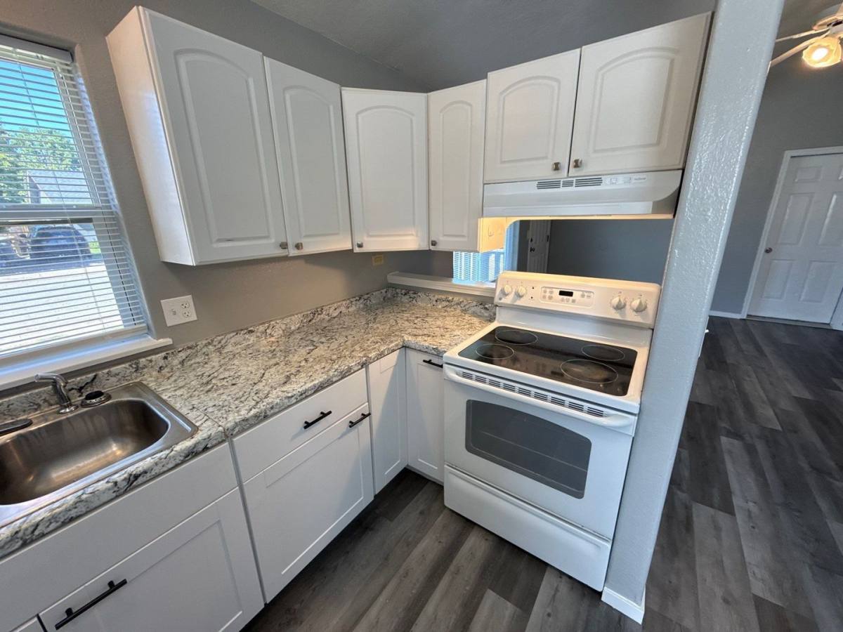 Apartment for rent at 1265 Poplar St, Sweet Home, OR 97386