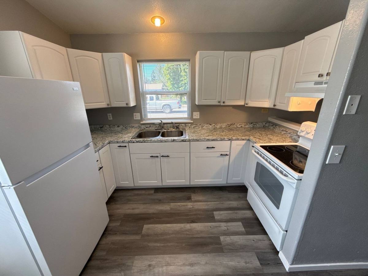 Apartment for rent at 1265 Poplar St, Sweet Home, OR 97386
