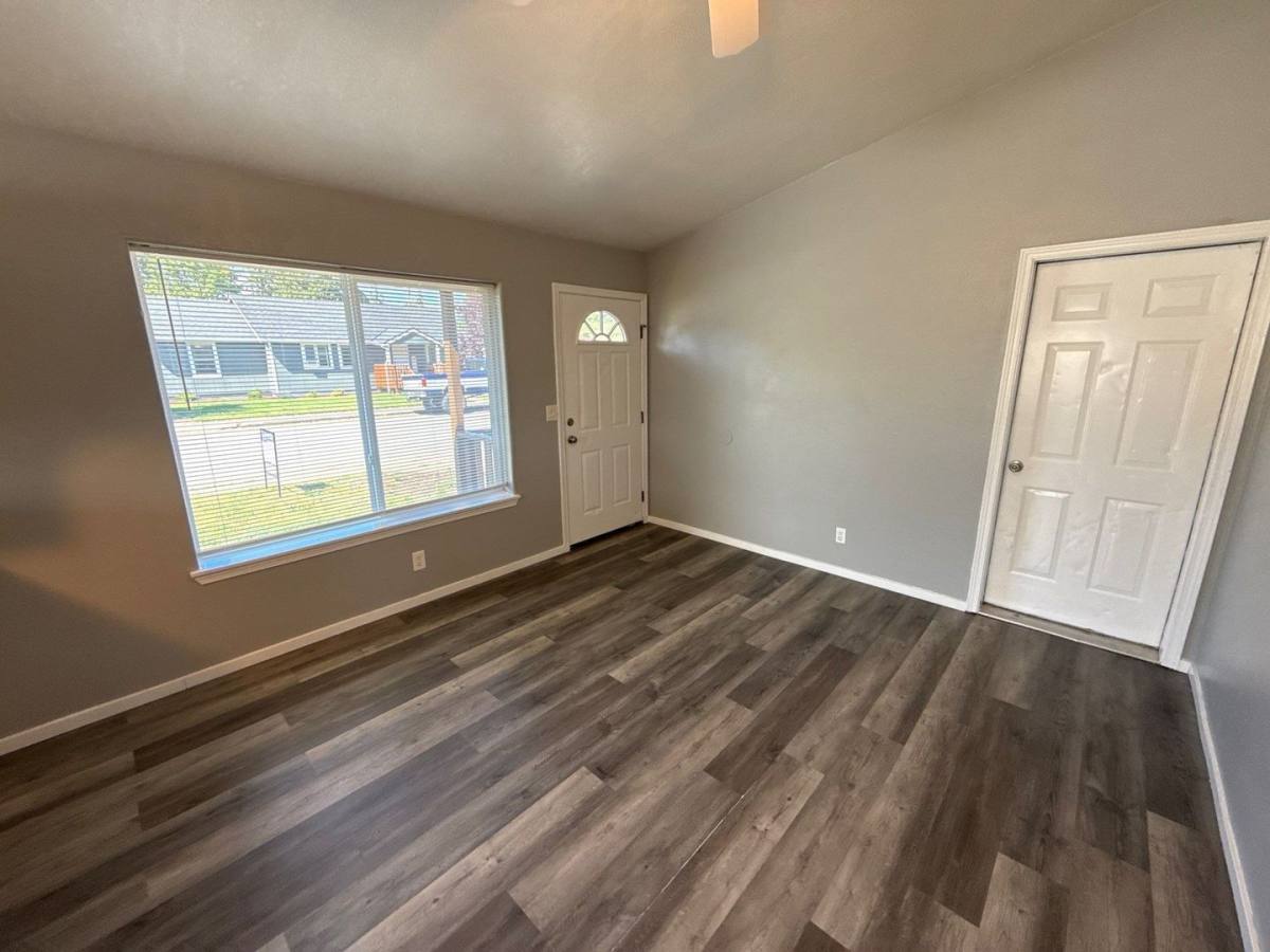 Apartment for rent at 1265 Poplar St, Sweet Home, OR 97386