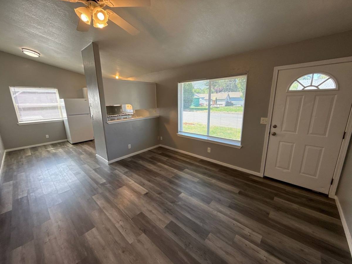 Apartment for rent at 1265 Poplar St, Sweet Home, OR 97386