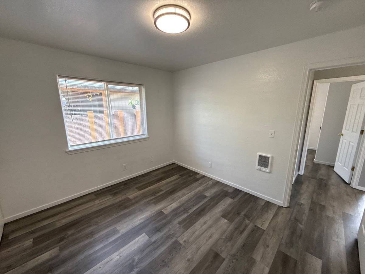 Apartment for rent at 1265 Poplar St, Sweet Home, OR 97386