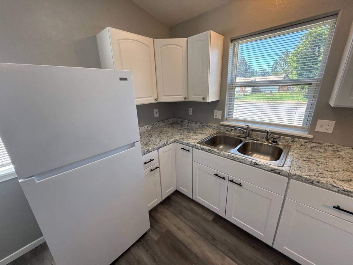 Apartment for rent at 1265 Poplar St, Sweet Home, OR 97386