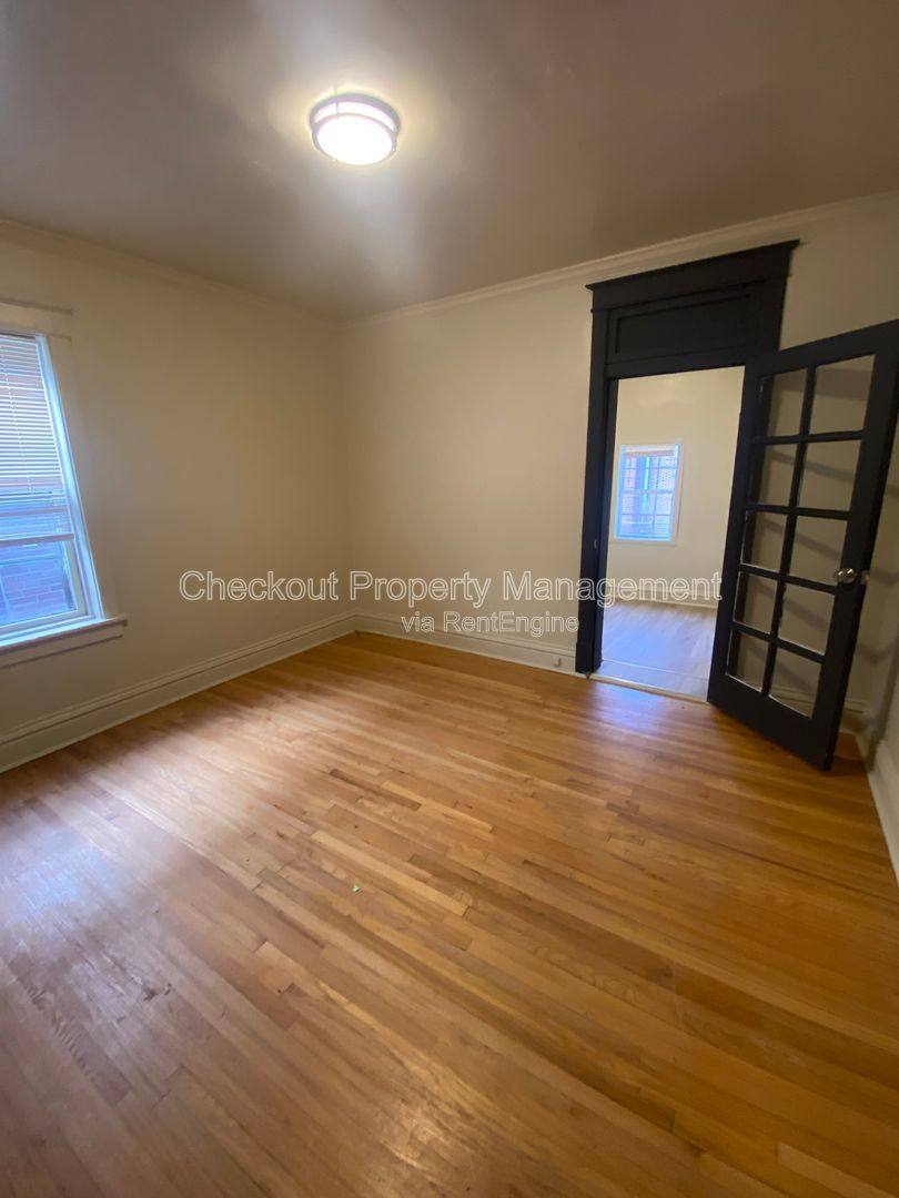 Apartment for rent at 2037 Maury Ave, Saint Louis, MO 63110