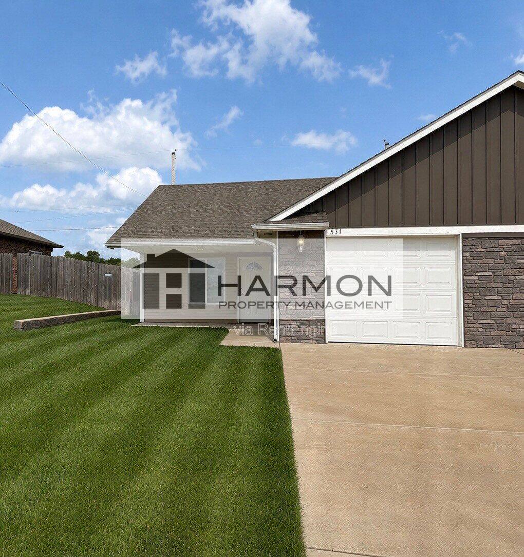 Apartment for rent at 531 Sunflower Dr, El Dorado, KS 67042
