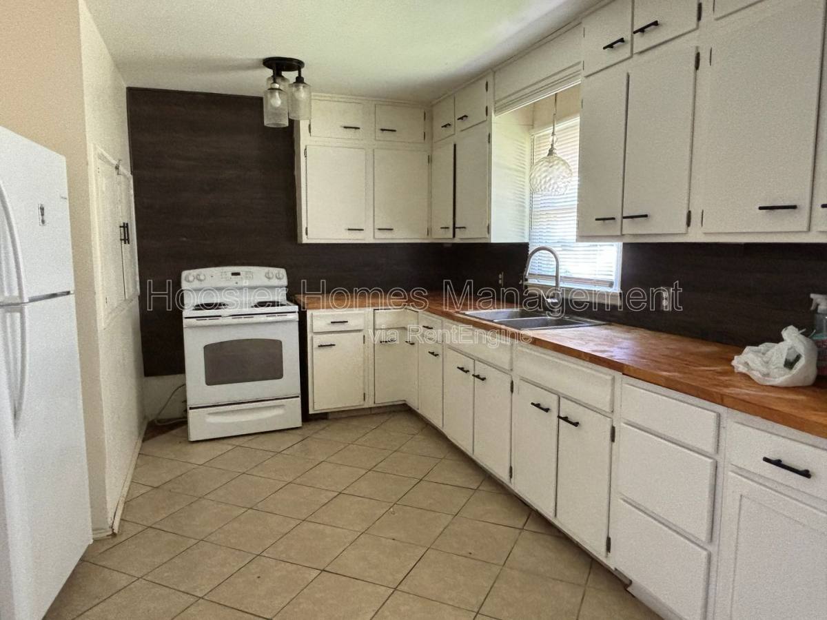 House for rent at 1739 Kildare Ave, Indianapolis, IN 46218