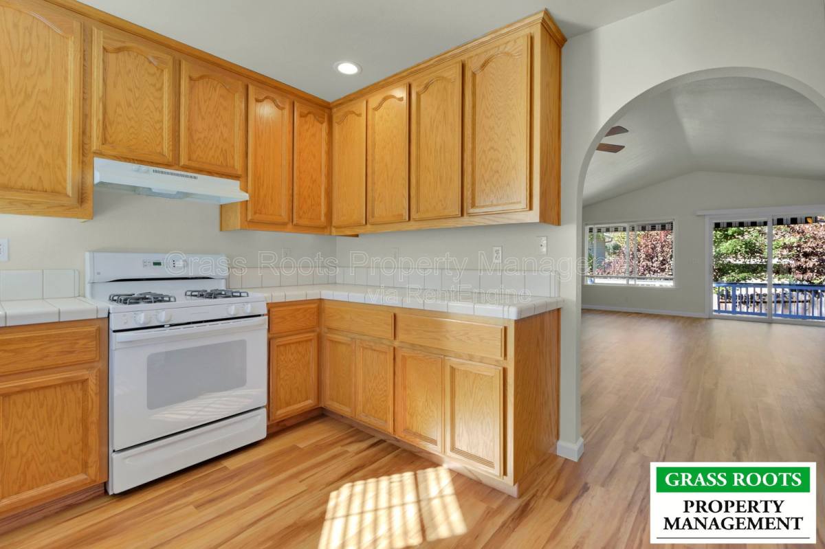 House for rent at 315 Vistamont Dr, Grass Valley, CA 95945