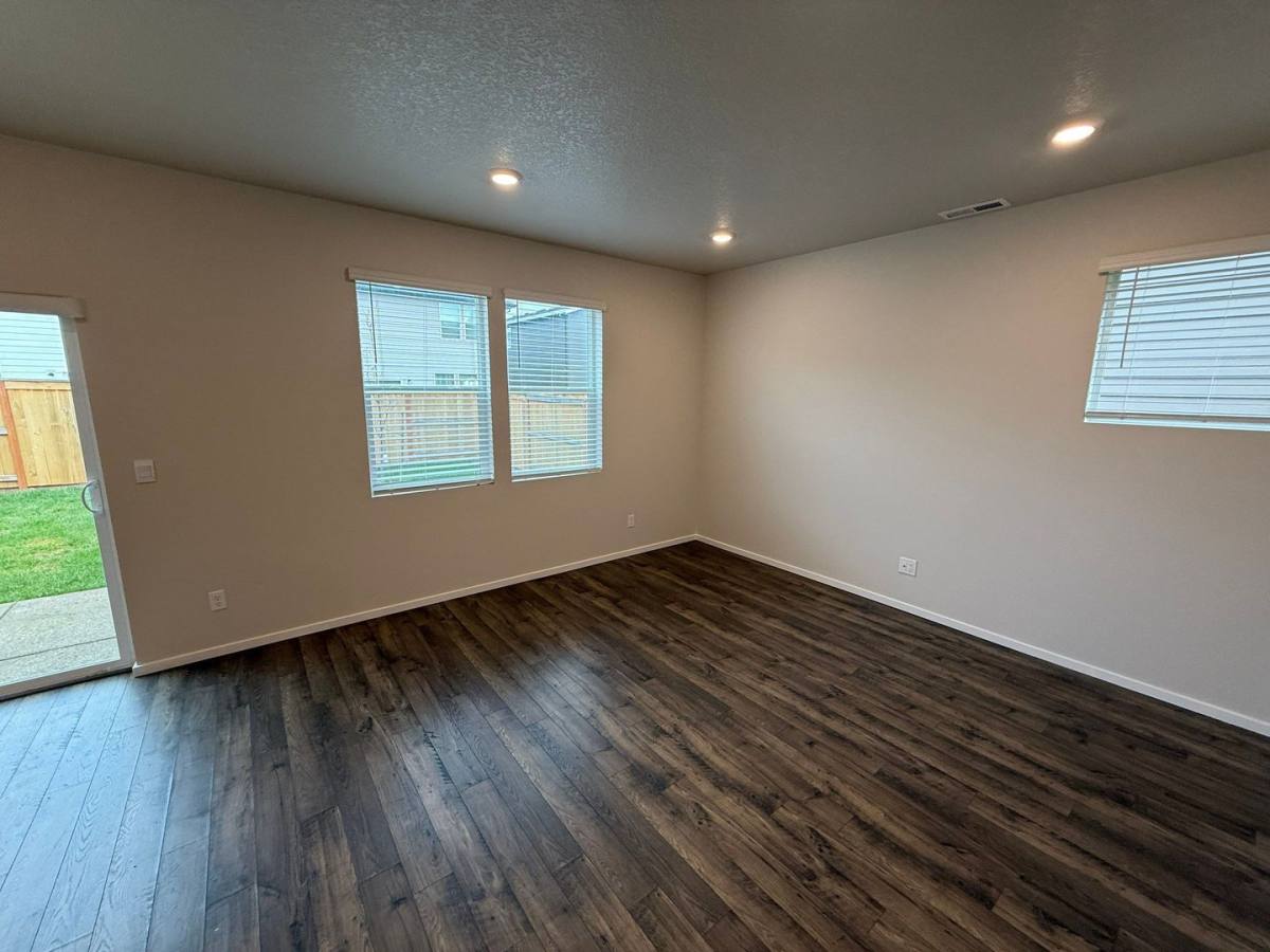 House for rent at 4833 Thyme Ave NE, Salem, OR 97301