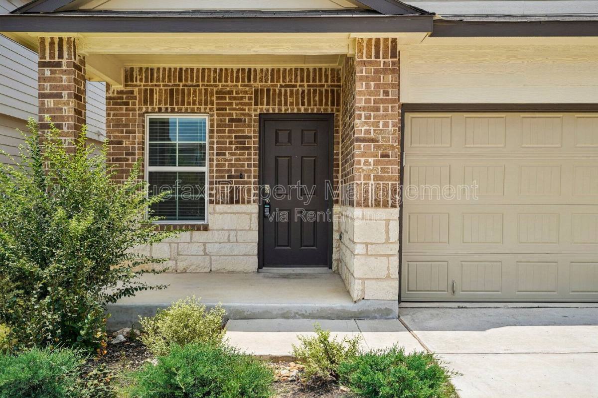 House for rent at 13802 Oolite Run, San Antonio, TX 78253