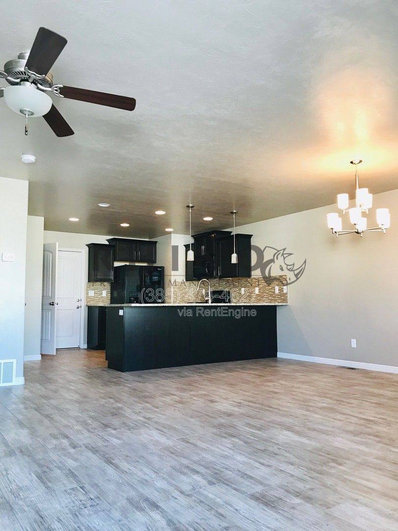 Townhouse for rent at 1385 Bridal Veil Dr, Riverton, UT 84065