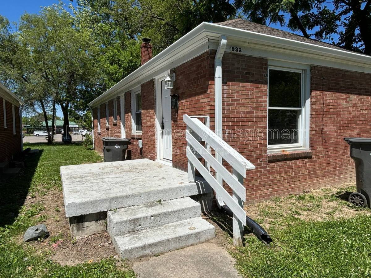 Apartment for rent at 932 N Leland Ave #932, Indianapolis, IN 46219