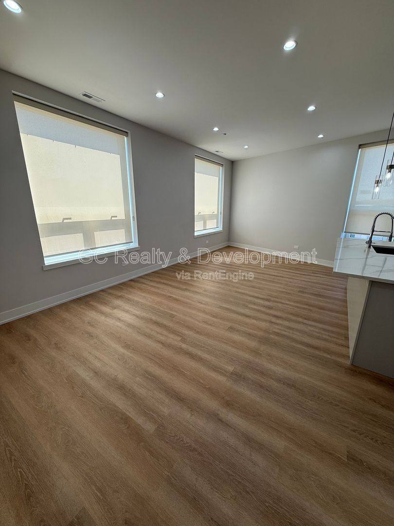 Condo for rent at 5071 N NW Highway 203, Chicago, IL 60630
