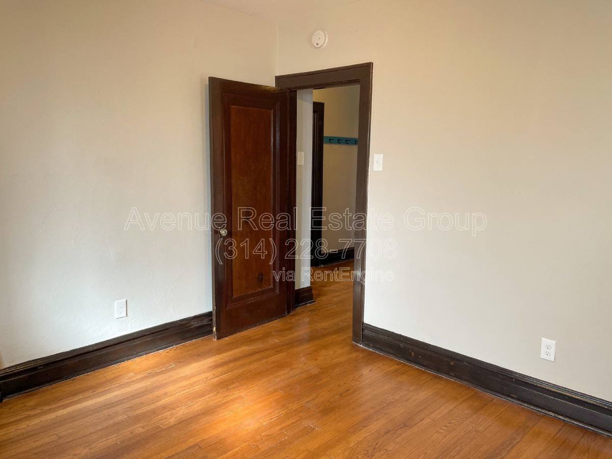 Apartment for rent at 6044 SW Ave, Saint Louis, MO 63139