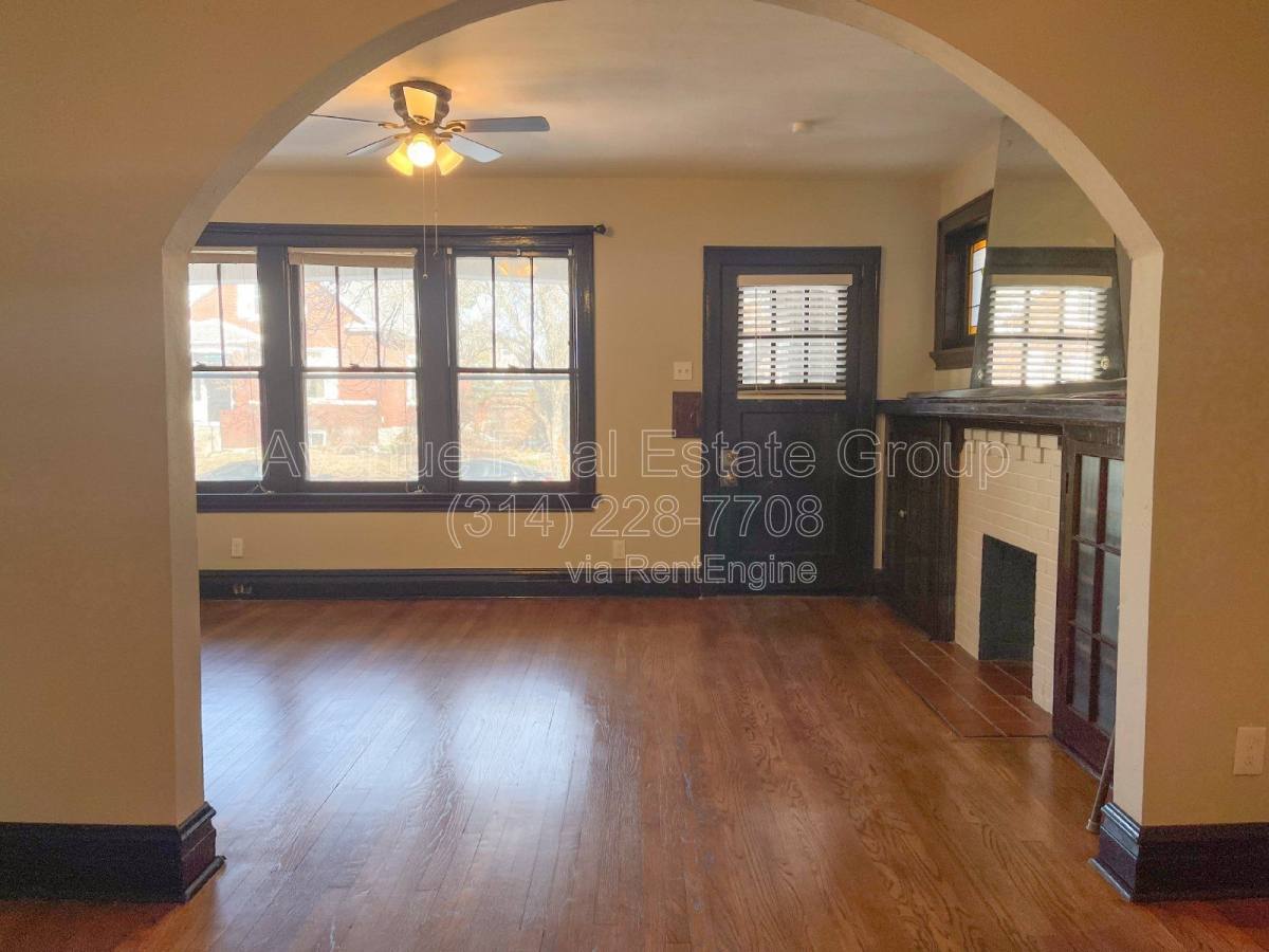 Apartment for rent at 6044 SW Ave, Saint Louis, MO 63139