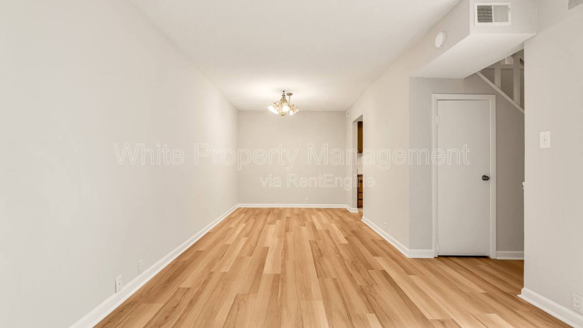 Townhouse for rent at 6927 Stonington Lane, Charlotte, NC 28227