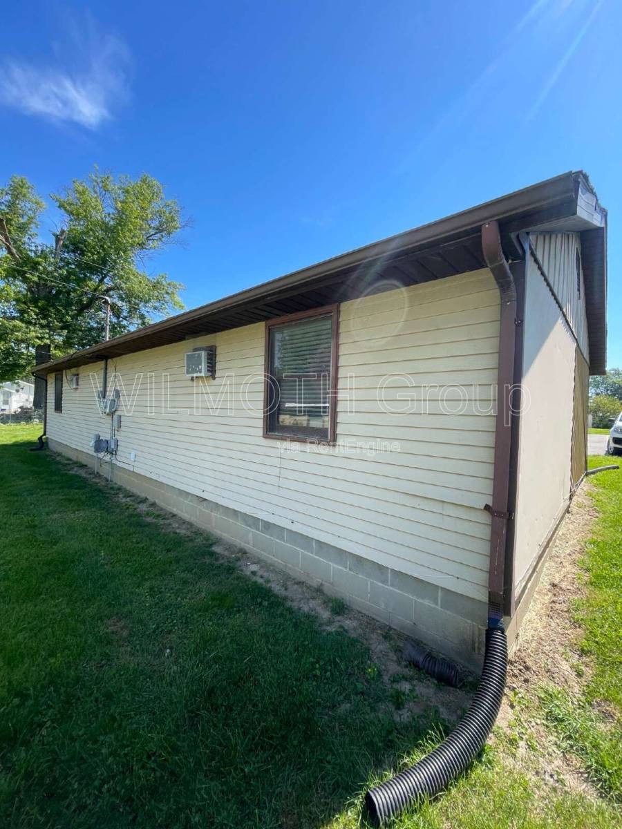Apartment for rent at 1818 Michigan St #3, Crawfordsville, IN 47933
