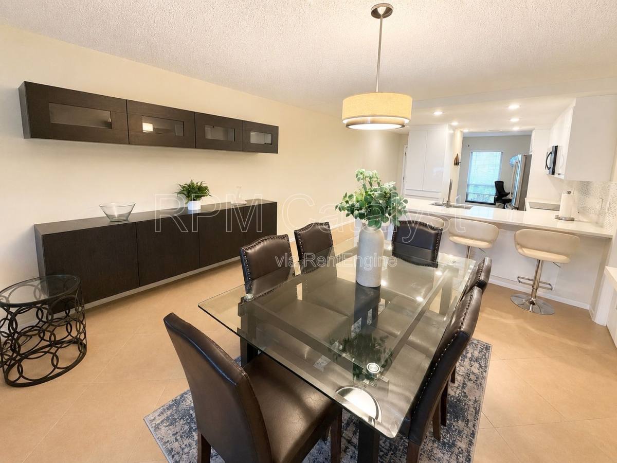 Condo for rent at 4780 Brittany Dr S #11, Saint Petersburg, FL 33715