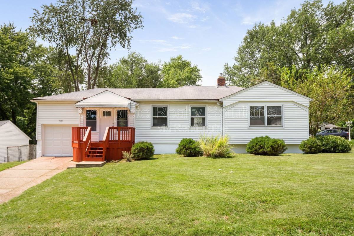 House for rent at 9551 Cantwell Dr, Saint Louis, MO 63123