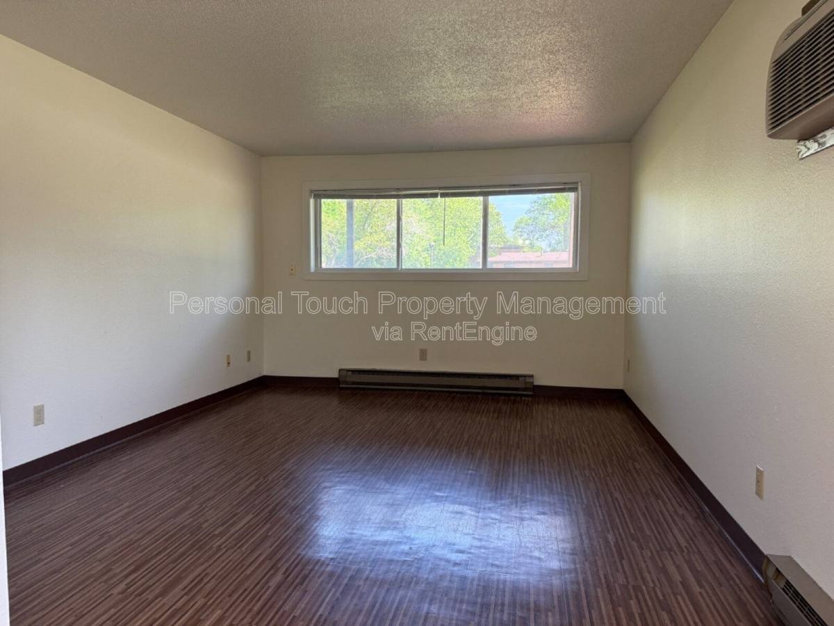 Apartment for rent at 212 9th Ave S #3, Casselton, ND 58012