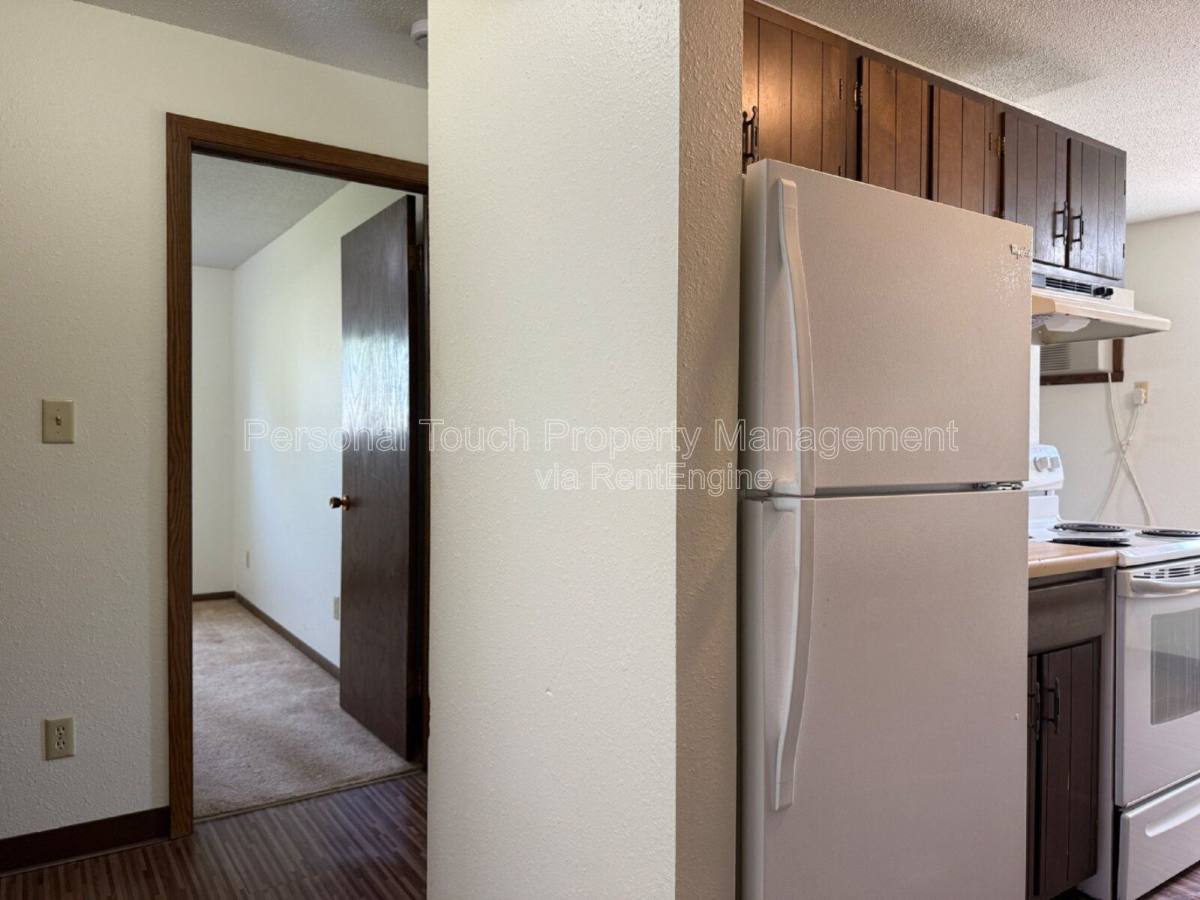 Apartment for rent at 212 9th Ave S #3, Casselton, ND 58012