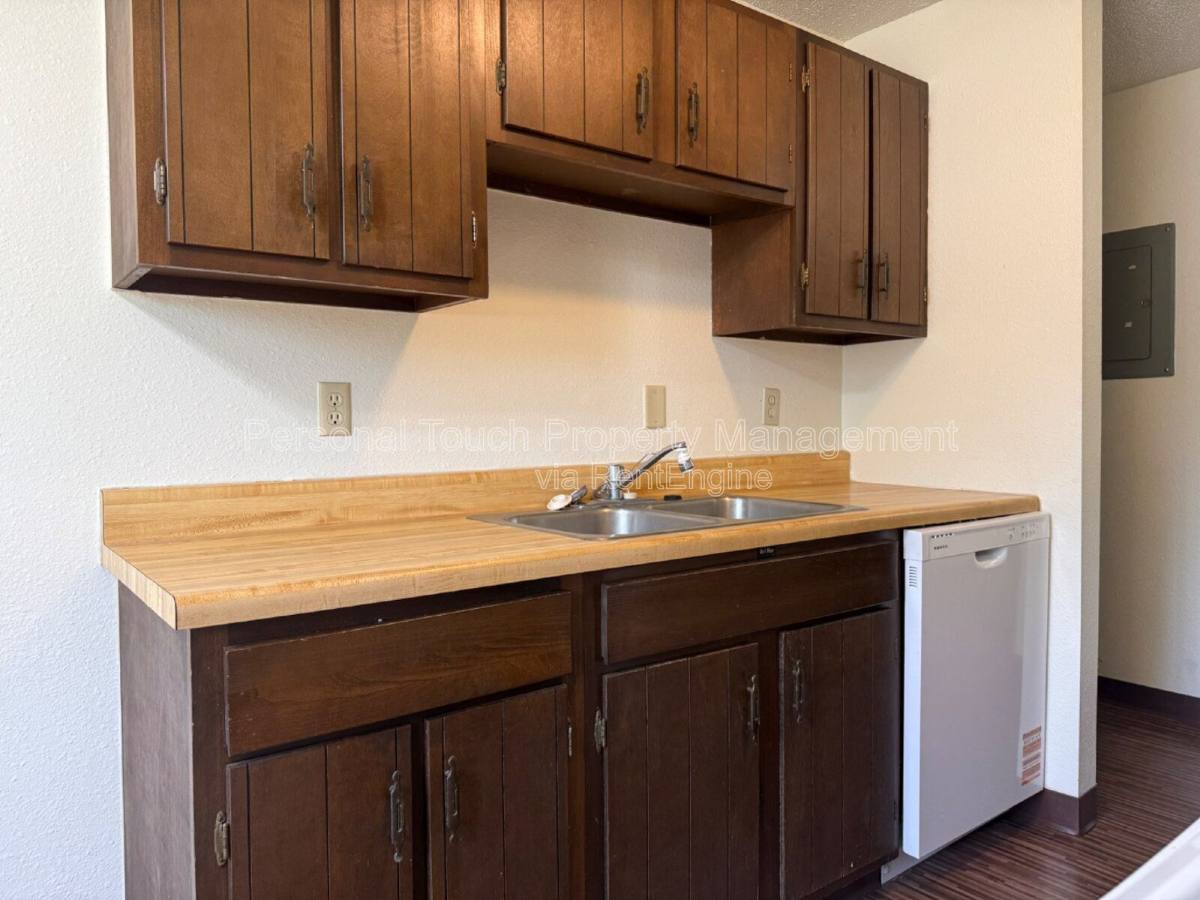 Apartment for rent at 212 9th Ave S #3, Casselton, ND 58012