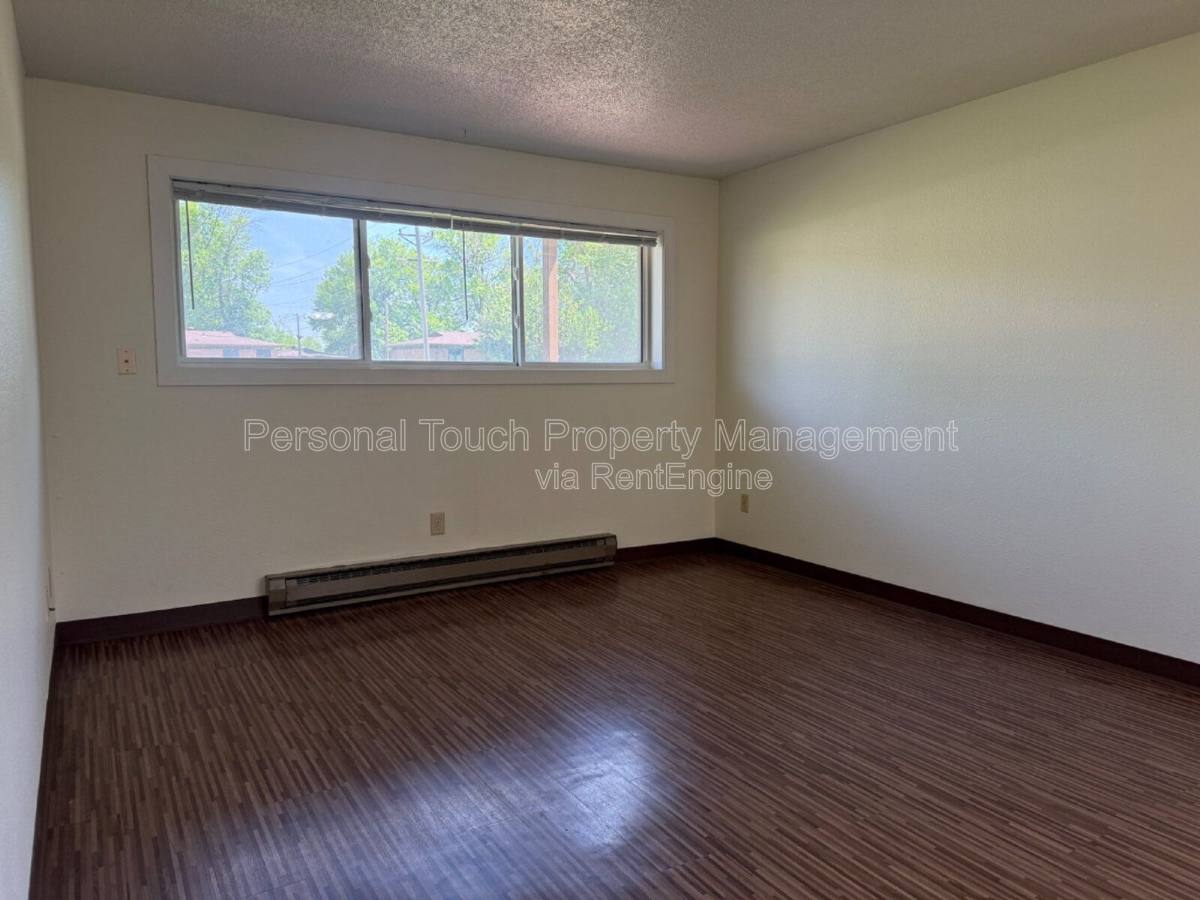 Apartment for rent at 212 9th Ave S #3, Casselton, ND 58012