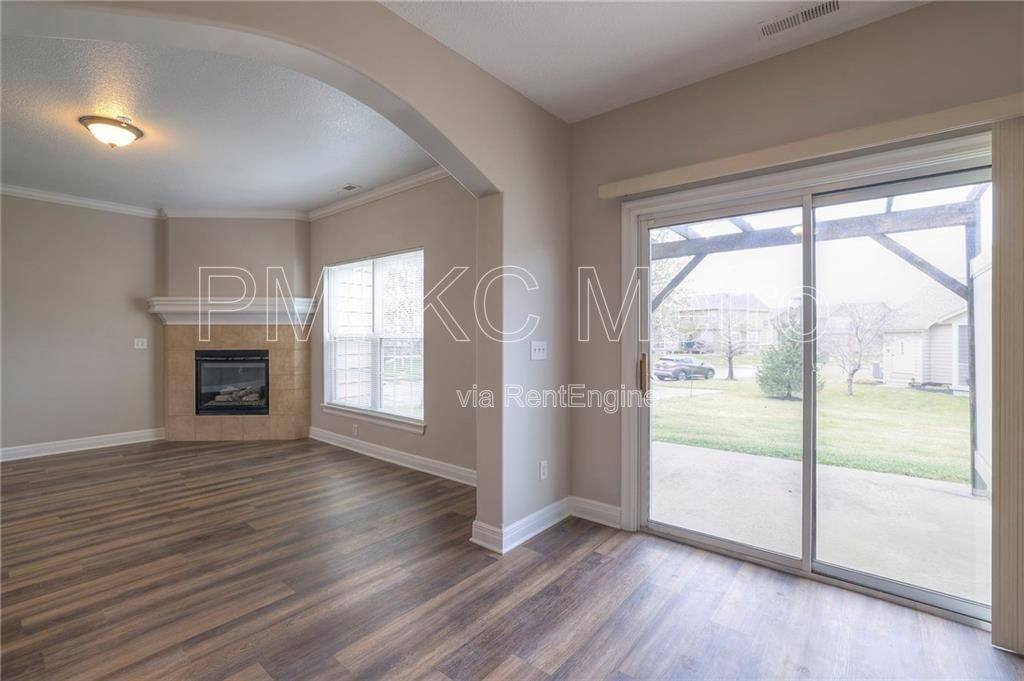 Townhouse for rent at 8921 Inkster St, Lenexa, KS 66227
