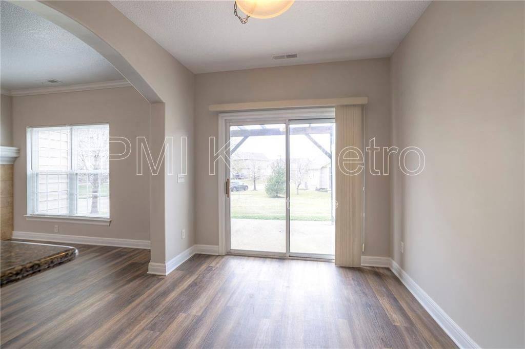 Townhouse for rent at 8921 Inkster St, Lenexa, KS 66227