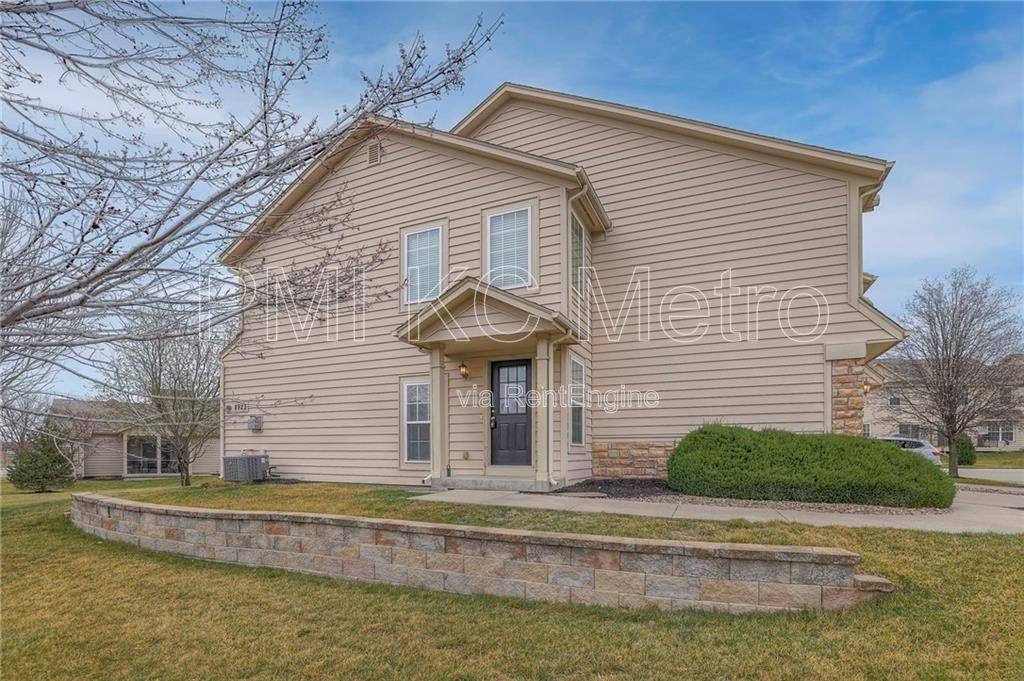 Townhouse for rent at 8921 Inkster St, Lenexa, KS 66227