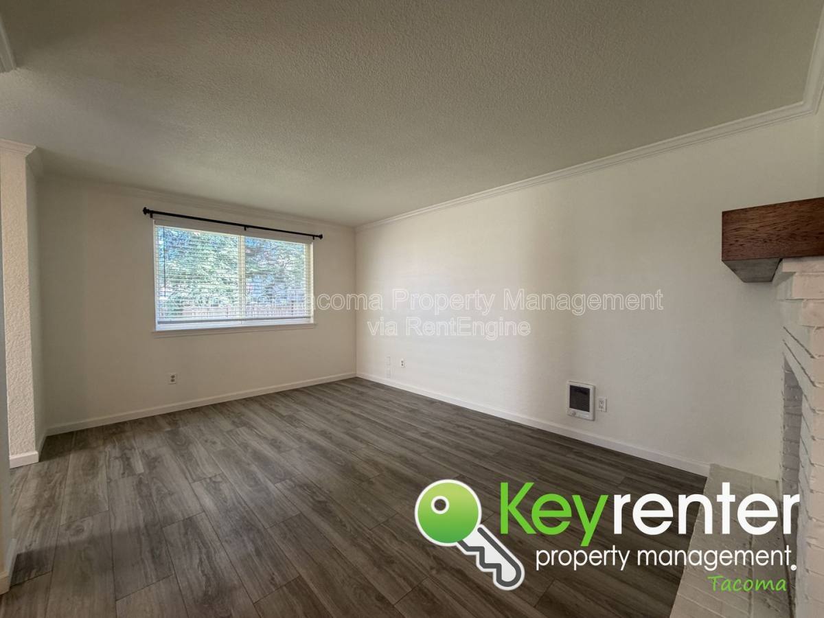 Apartment for rent at 319 10th Ave SE #A, Puyallup, WA 98372