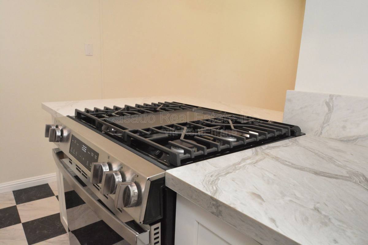 Condo for rent at 338 Elm Ave #2, Long Beach, CA 90802