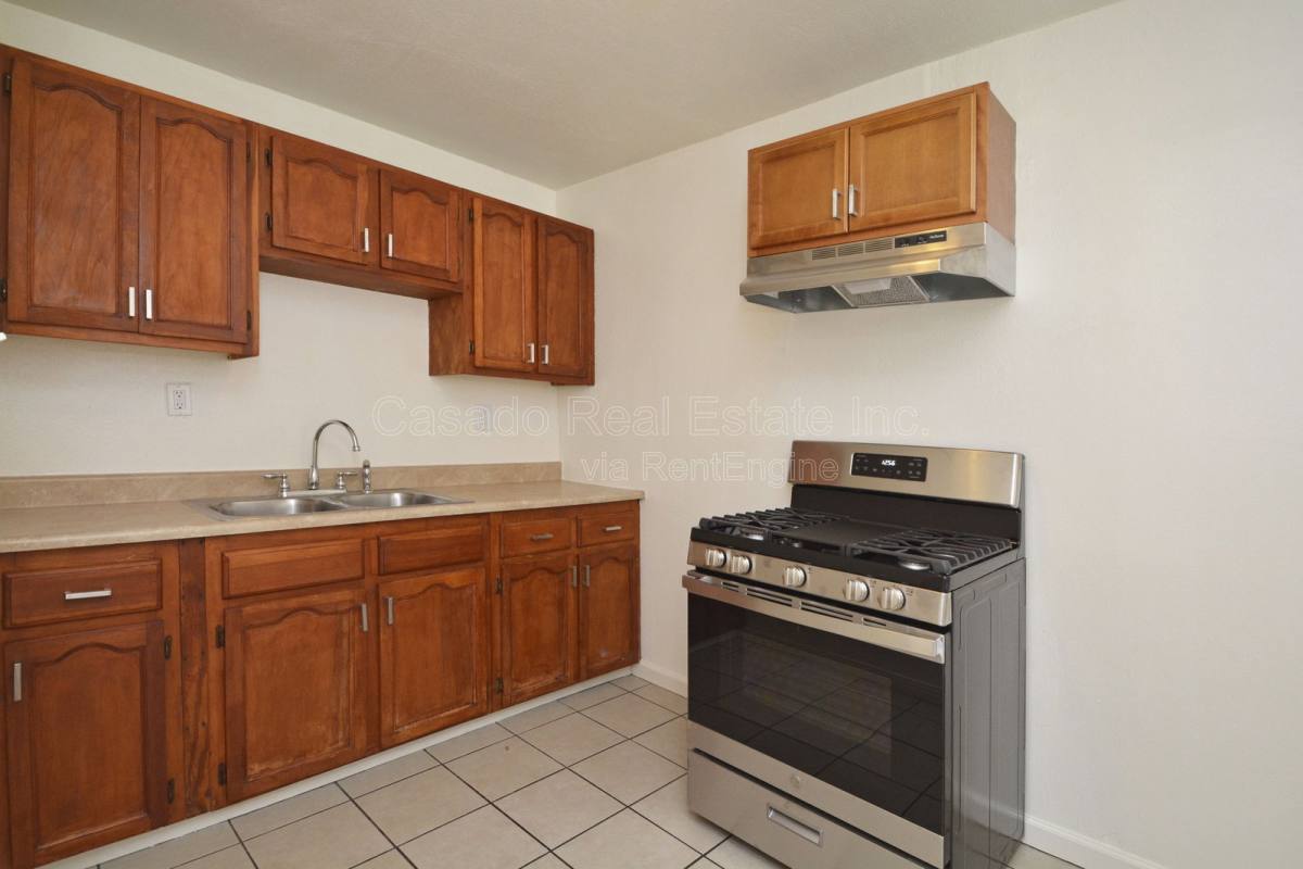 Apartment for rent at 2300 E Spaulding St #2304 A, Long Beach, CA 90804