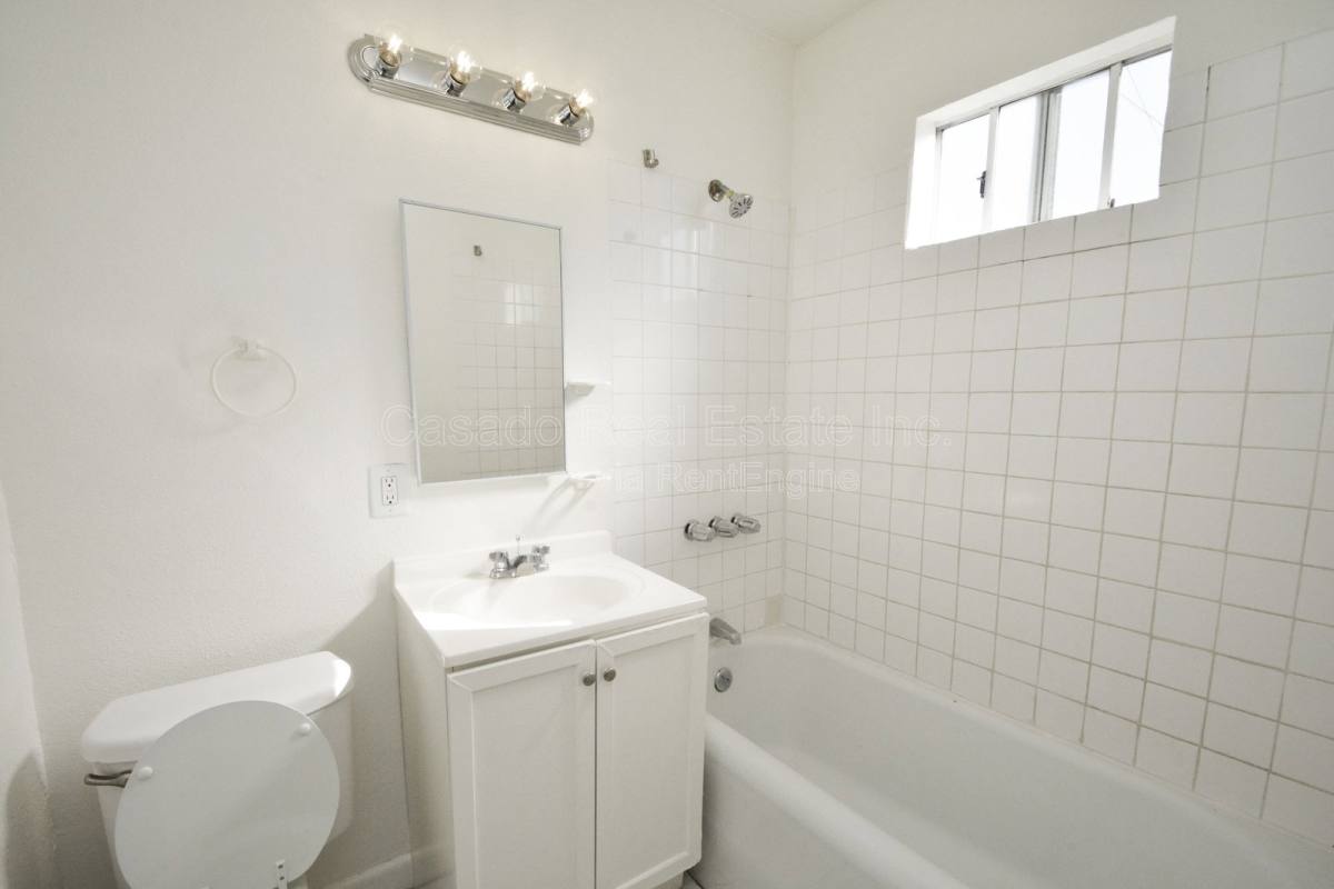 Apartment for rent at 2300 E Spaulding St #2304 A, Long Beach, CA 90804