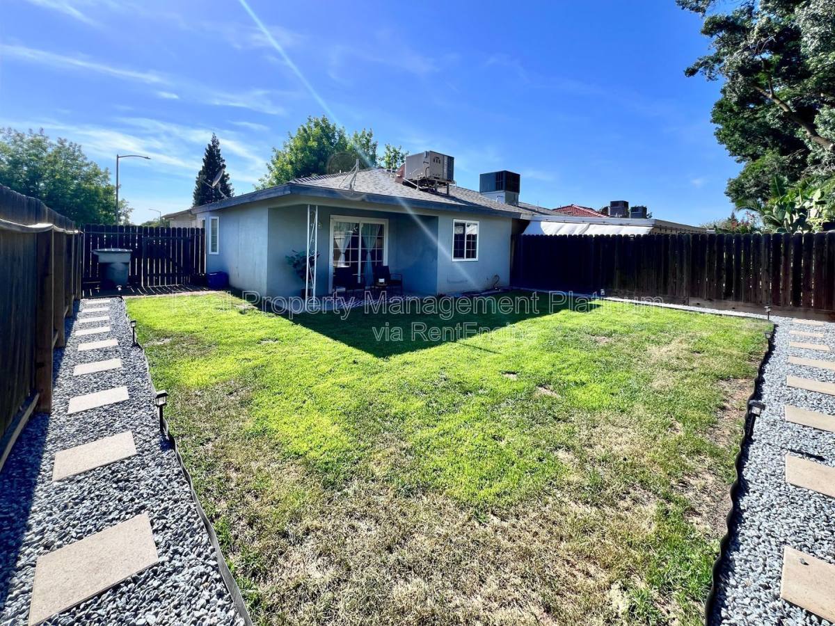 House for rent at 4244 N Brix Ave, Fresno, CA 93722