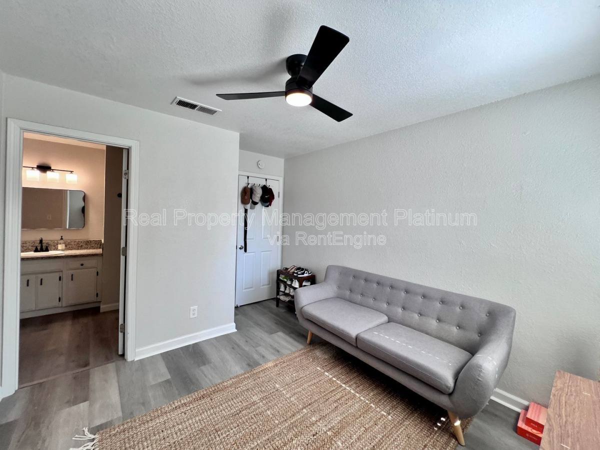 House for rent at 4244 N Brix Ave, Fresno, CA 93722